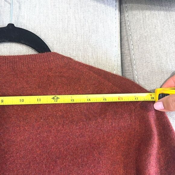 Bloomingdale’s men sweater pull over V-neck long sleeve 100% cashmere Medium Red - Picture 4 of 7